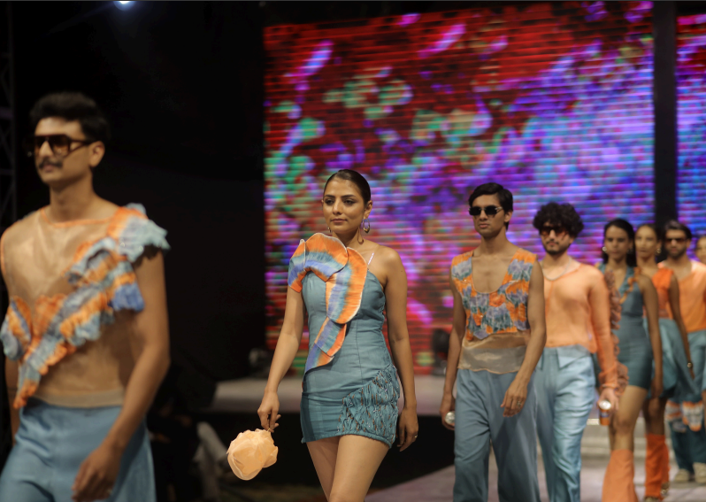 LACTARIOUS LUXE cover